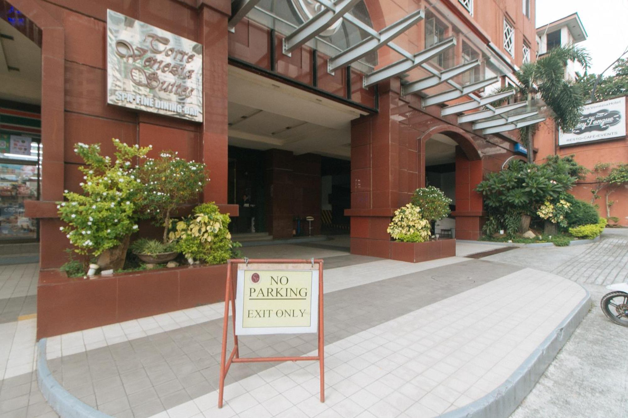 토레 베네치아 스위트 호텔 케손시티 외부 사진